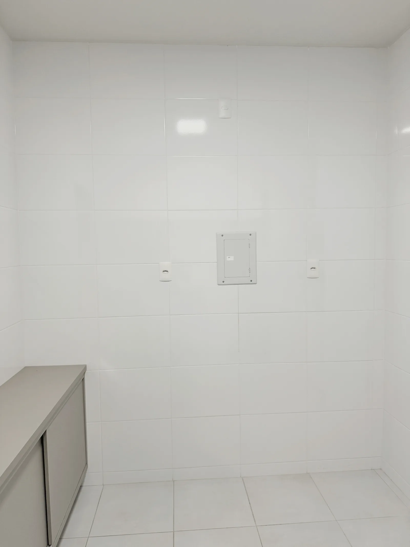 Área de serviço separada com armário planejado, apartamento na Cascatinha, Juiz de Fora